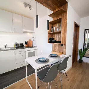 studio-white-central-balcony-fair-kitchen.topcolognehotels.com/