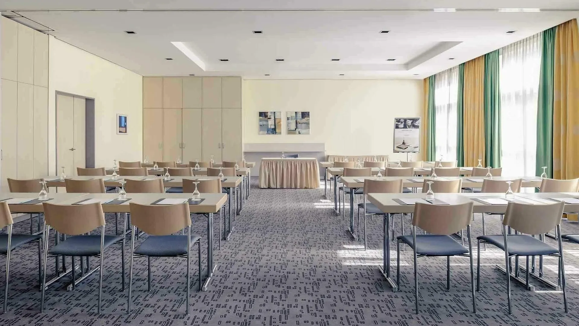 Mercure Neu-Isenburg 4*,